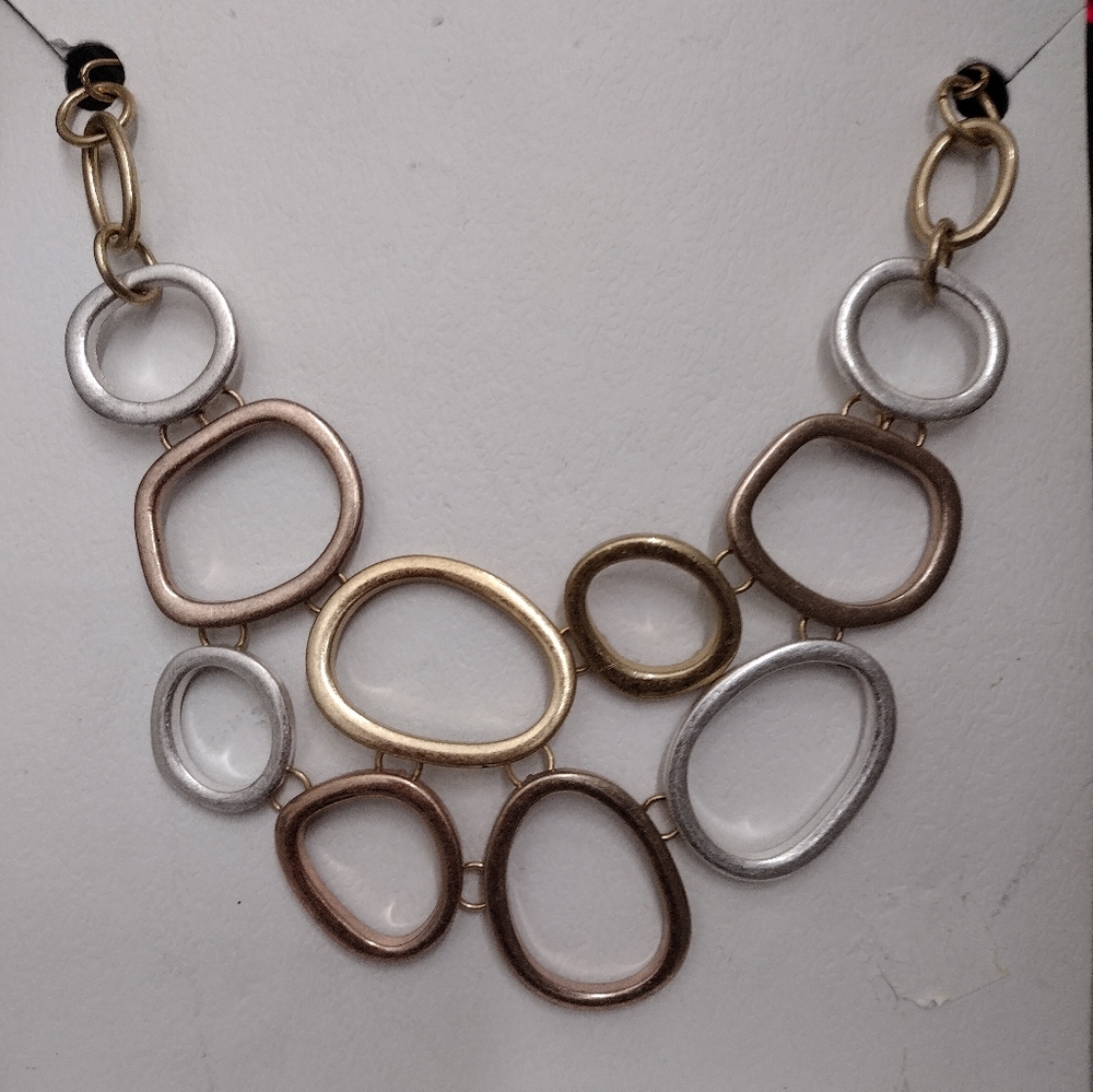 Costume jewelry necklace